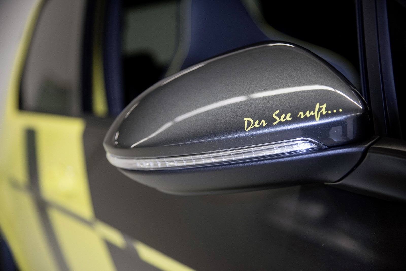 volkswagen-golf-gti-dark-shine-debuts-at-worthersee-2015-photo-gallery_11.jpg