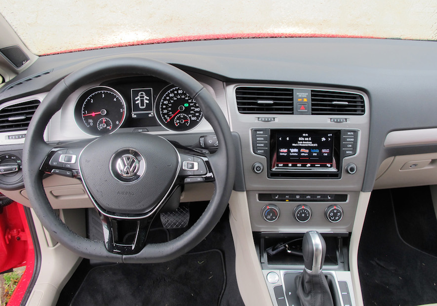 VW-Golf-Sportwagon-inter.jpg