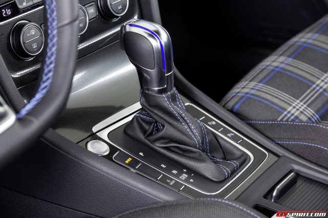 2015-Volkswagen-Golf-GTE-Gearbox-640x426.jpg