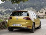2017_volkswagen_golf_89_1024x768.jpg