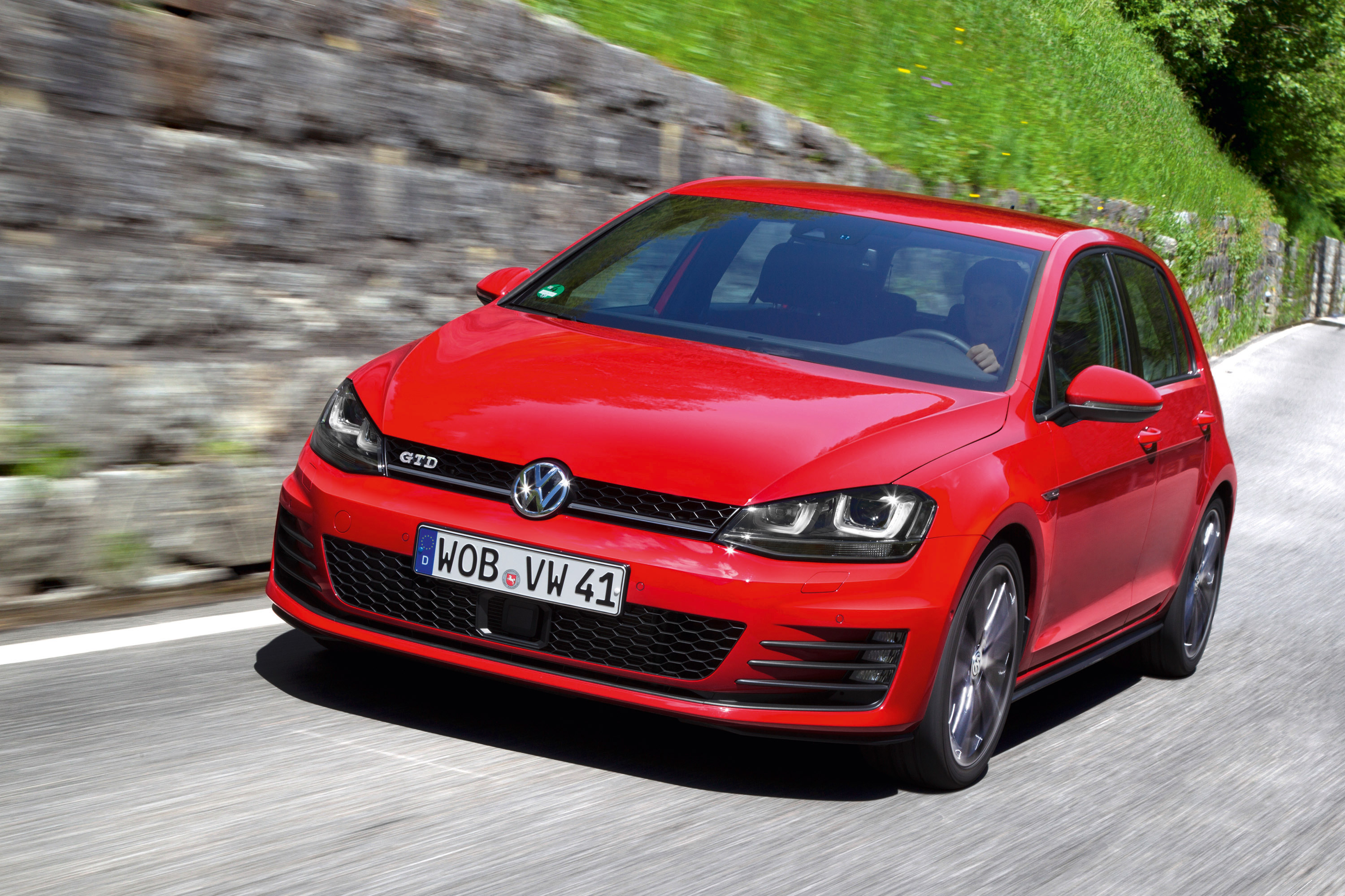 2014-volkswagen-golf-gtd-11.jpg