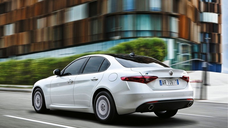 2927851509-alfa-giulia-veloce.jpg