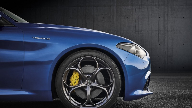 2927779358-alfa-giulia-veloce.jpg