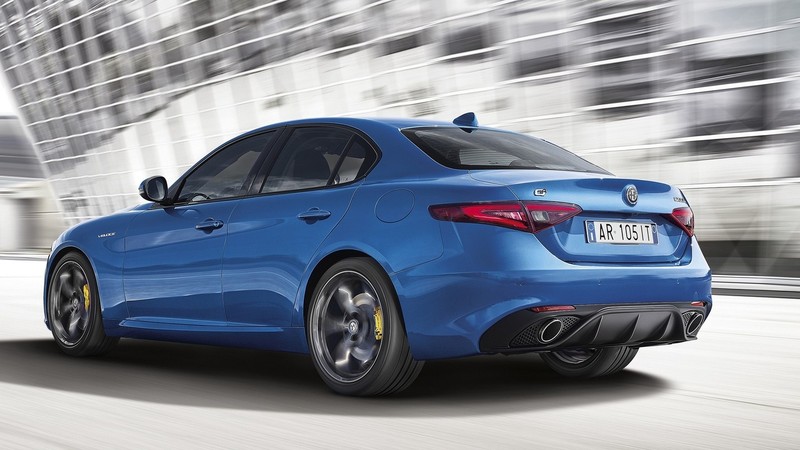 2927447932-alfa-giulia-veloce.jpg