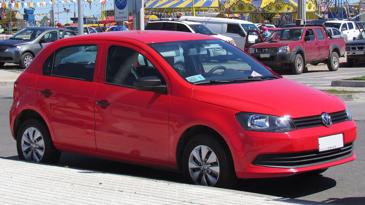 1920px-volkswagen-gol-1-6-power-2013-12489173025-001.jpg